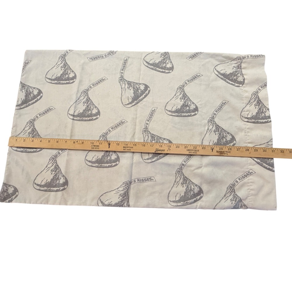 Vintage Hershey's Kisses Pillowcases Set of 2 Chocolate Candy Novelty AS IS - Picture 7 of 10
